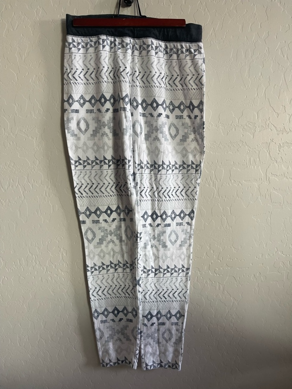 Victoria's Secret White and Gray Aztec Print Lounge Pants
